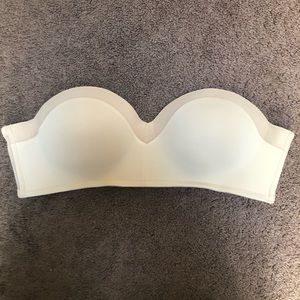 Wireless strapless bra